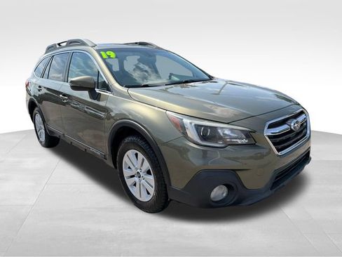 Used 2019 Subaru Outback 2.5i Premium AWD/4WD image 1
