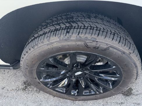 Certified 2025 Cadillac Escalade Premium Luxury w/ Touring Package image 8