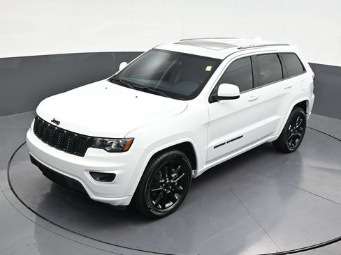 Used 2021 Jeep Grand Cherokee Laredo X RWD image 20