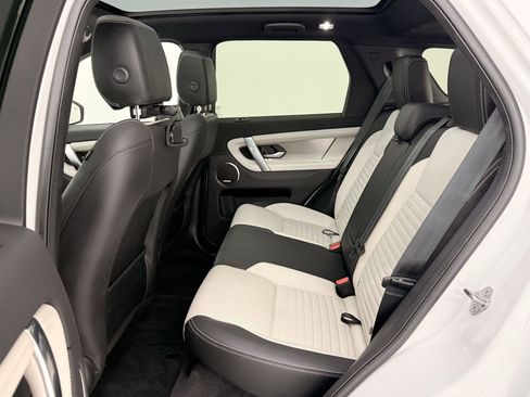 New 2025 Land Rover Discovery Sport Dynamic SE image 13