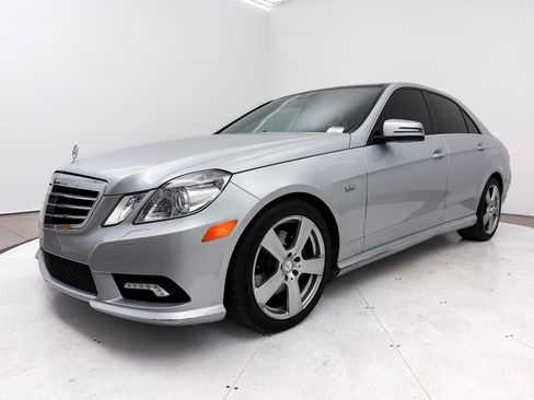 Used 2010 Mercedes-Benz E 350 Sedan image 3