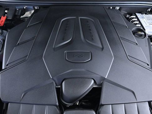 Certified 2025 Porsche Cayenne E-Hybrid Coupe image 29