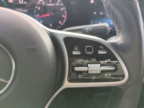 Used 2020 Mercedes-Benz GLB 250 4MATIC image 31