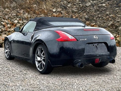 Used 2014 Nissan 370Z Touring w/ Sport Package RWD image 10