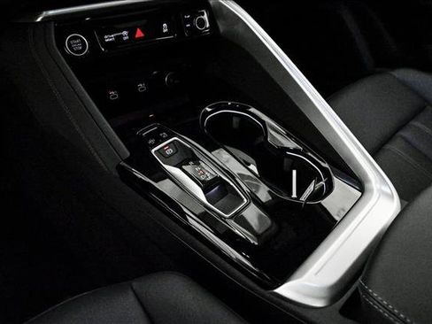 New 2025 Audi Q5 Premium image 10