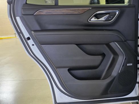 Used 2023 Chevrolet Tahoe Premier AWD/4WD image 14
