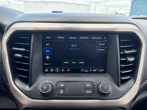 Used 2022 GMC Acadia Denali w/ Denali Technology Package AWD/4WD image 16