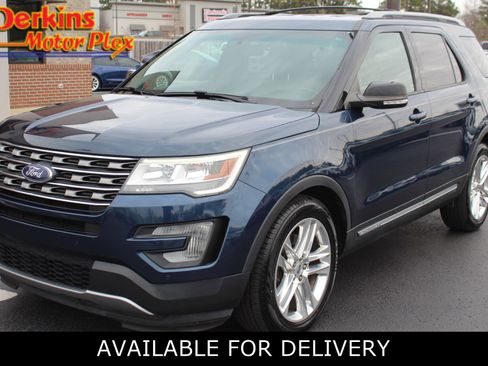 Used 2017 Ford Explorer XLT w/ Equipment Group 202A image 1