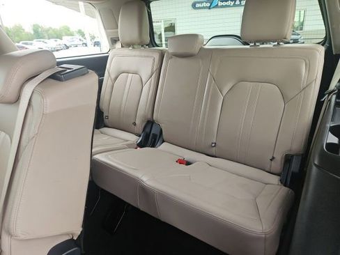 Used 2024 Ford Expedition Limited AWD/4WD image 18