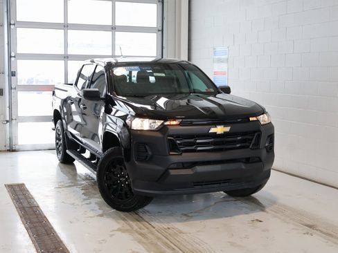 Certified 2025 Chevrolet Colorado W/T w/ WT Custom Package image 37