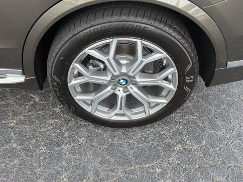 Used 2027 BMW X7 xDrive40i AWD/4WD image 41