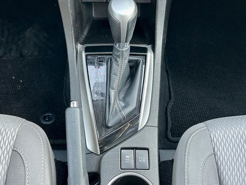 Used 2015 Toyota Corolla LE image 21