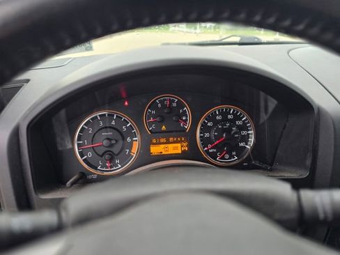 Used 2010 Nissan Titan LE w/ Technology Pkg AWD/4WD image 19