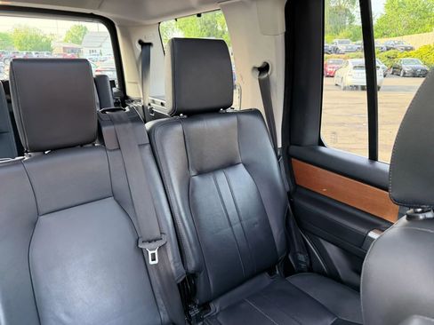 Used 2015 Land Rover LR4 HSE image 30