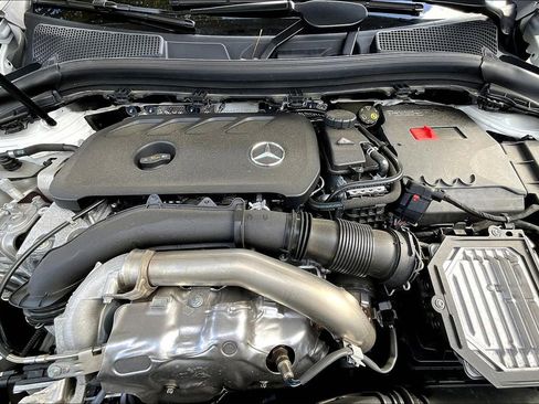 Used 2025 Mercedes-Benz GLA 250 4MATIC image 9