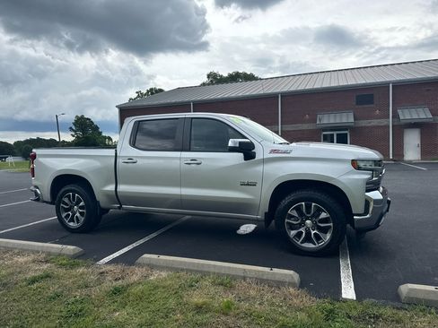Used 2020 Chevrolet Silverado 1500 LT w/ Texas Edition image 4
