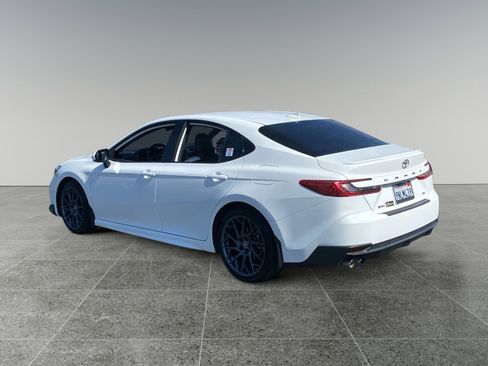 Used 2025 Toyota Camry SE FWD image 3