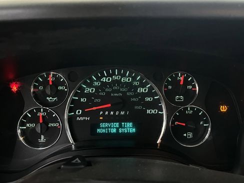 Used 2017 Chevrolet Express 3500 w/ Chrome Appearance Package image 22