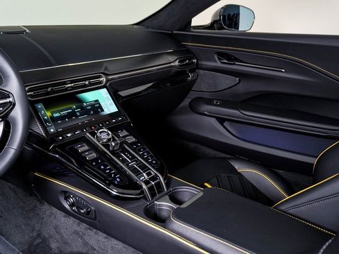 New 2026 Aston Martin V8 Vantage Roadster image 27