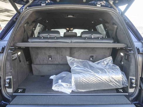 New 2026 BMW X7 M60i image 23