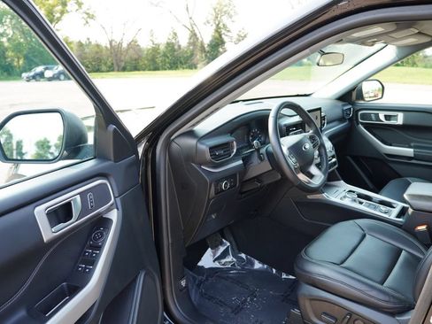 Certified 2024 Ford Explorer XLT w/ Equipment Group 202A AWD/4WD image 14