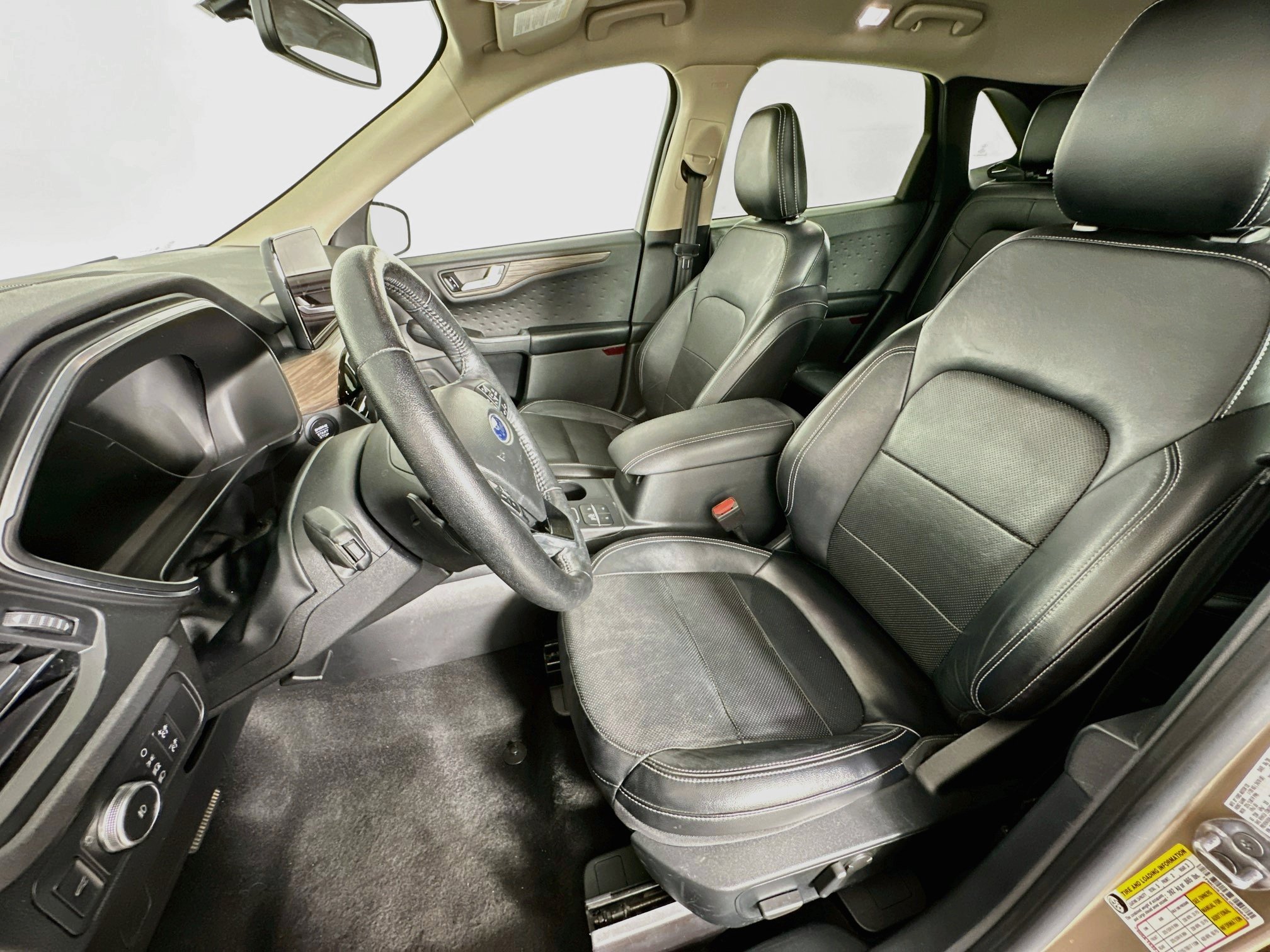 Used 2020 Ford Escape Titanium AWD/4WD image 13