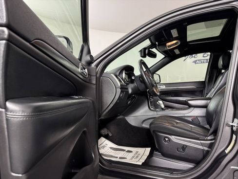 Used 2019 Jeep Grand Cherokee Altitude image 11