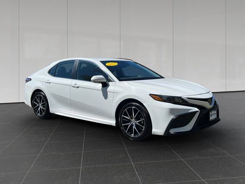 Used 2023 Toyota Camry SE FWD image 7