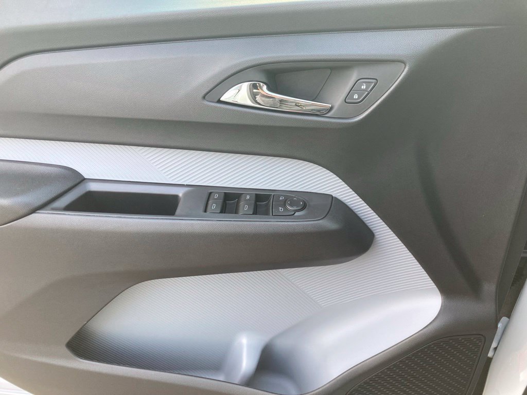 New 2027 Chevrolet Bolt LT w/ Comfort Package FWD image 17