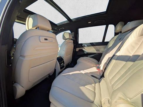 Used 2021 BMW X7 xDrive40i image 19