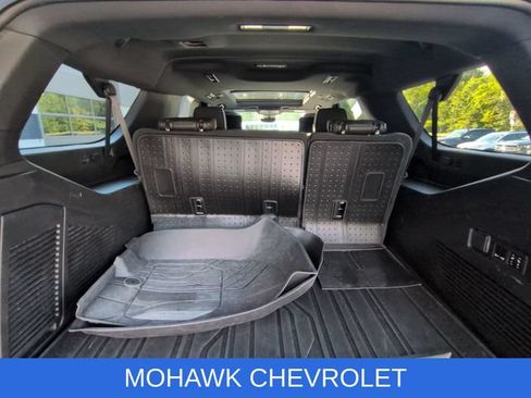 Used 2023 Chevrolet Suburban High Country w/ Advanced Technology Package AWD/4WD image 27