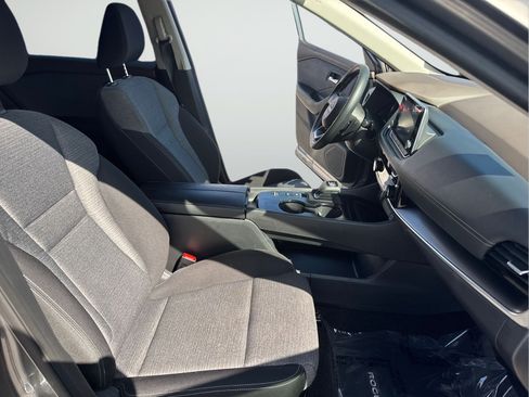 Certified 2022 Nissan Rogue SV FWD image 33