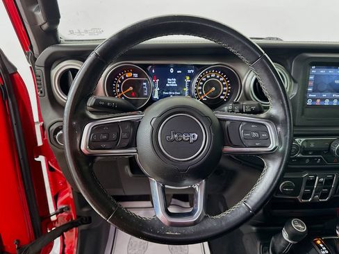 Used 2020 Jeep Wrangler Unlimited Sahara image 12