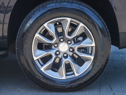 Used 2024 Chevrolet Tahoe LT w/ Luxury Package RWD image 12