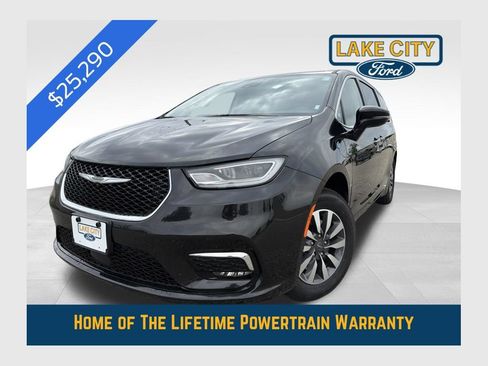Used 2024 Chrysler Pacifica Limited FWD image 1