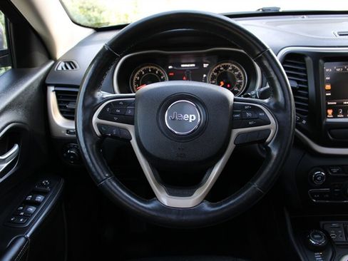 Used 2014 Jeep Cherokee Limited image 18