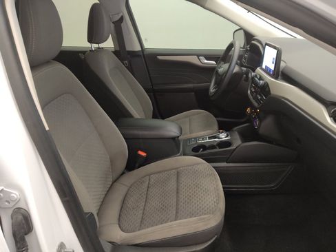 Used 2021 Ford Escape SE image 21