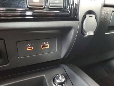 Used 2023 Nissan Titan PRO-4X w/ Pro-4x Convenience Package image 21