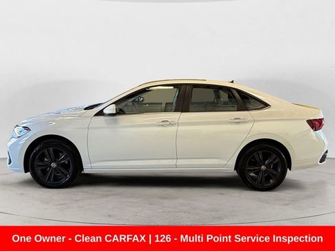 Used 2024 Volkswagen Jetta SE FWD image 2