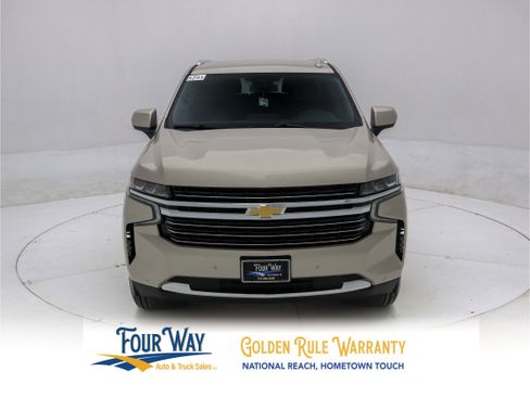 Used 2024 Chevrolet Suburban LT image 9