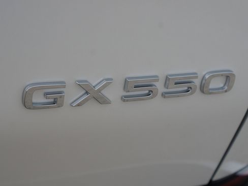 Used 2026 Lexus GX 550 w/ Cold Area Package image 19