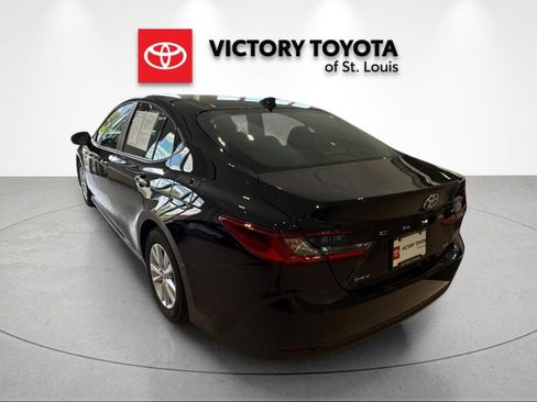 Used 2026 Toyota Camry LE FWD image 5
