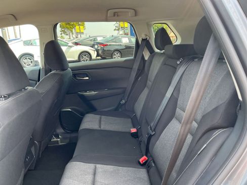 Used 2025 Nissan Rogue SV image 28