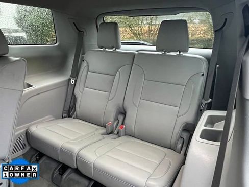 Used 2023 GMC Acadia SLT image 12