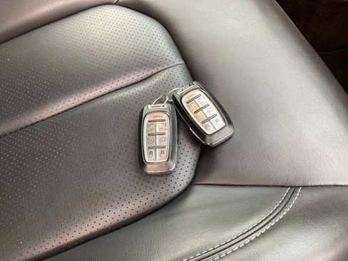Used 2023 Chrysler Pacifica Touring-L FWD image 40