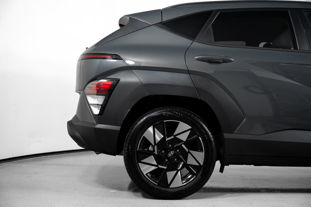 Certified 2025 Hyundai Kona SEL FWD image 6