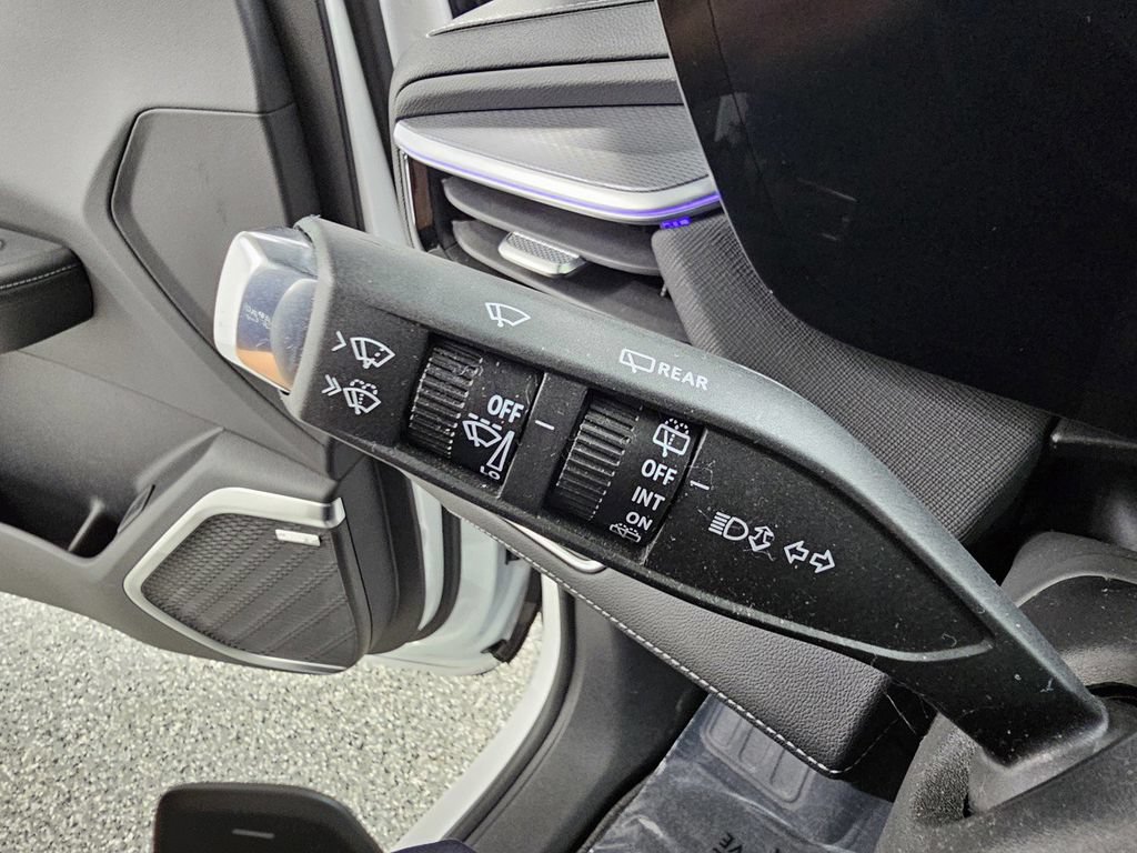 Used 2025 Buick Enclave Sport Touring w/ Super Cruise Package FWD image 38