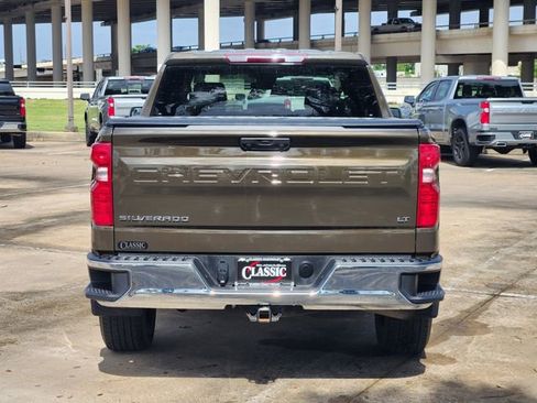 Used 2023 Chevrolet Silverado 1500 LT AWD/4WD image 6