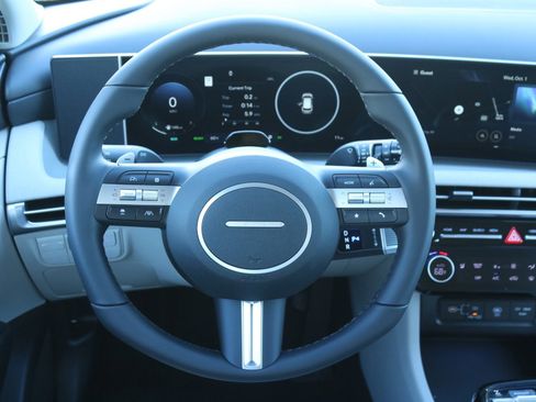 New 2025 Hyundai Tucson SEL image 16