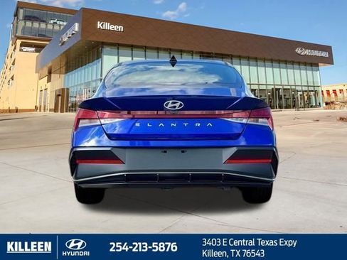 Used 2025 Hyundai Elantra SEL FWD image 8